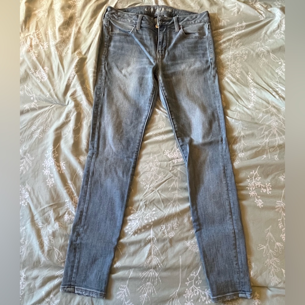 American Eagle light wash jegging jeans